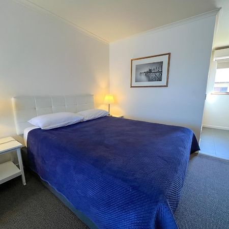 Summerhill Motor Inn (Adults Only) メリンブラ エクステリア 写真