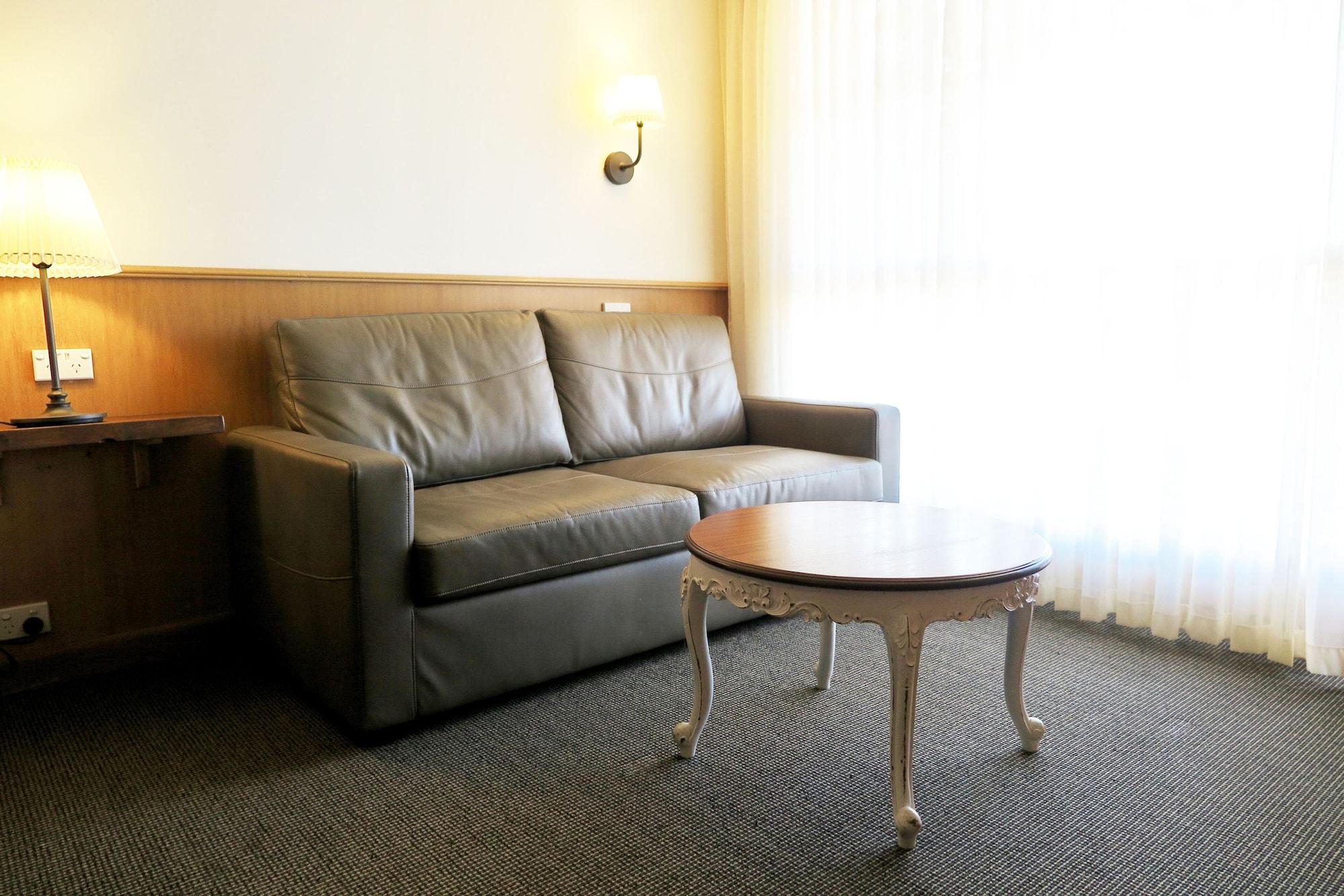 Summerhill Motor Inn (Adults Only) メリンブラ エクステリア 写真