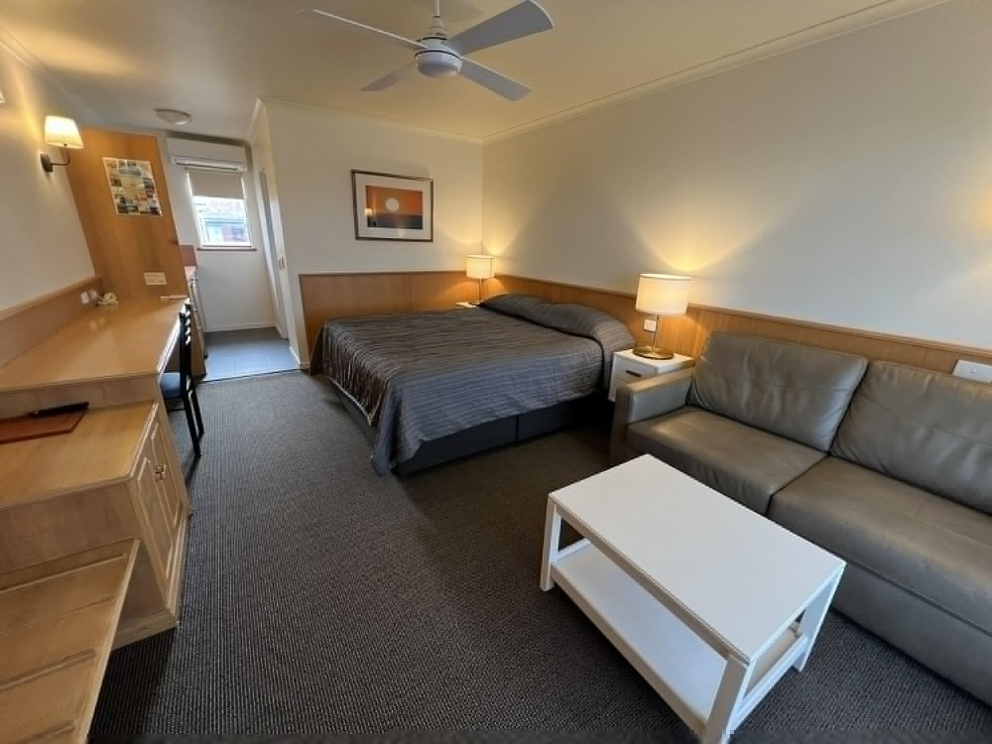 Summerhill Motor Inn (Adults Only) メリンブラ エクステリア 写真