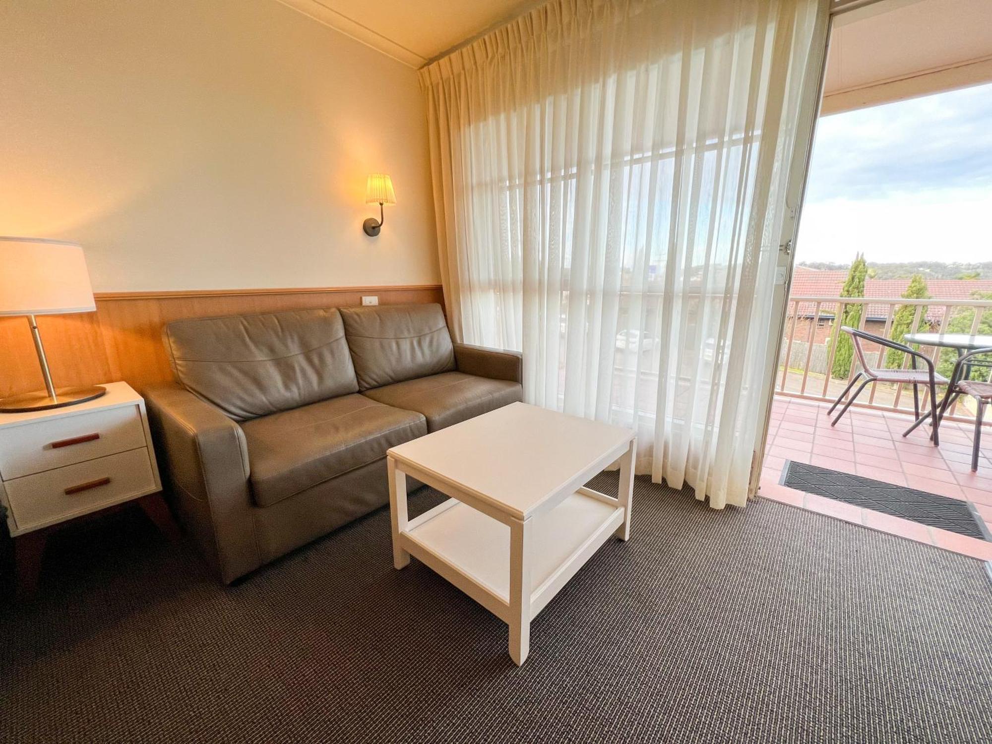 Summerhill Motor Inn (Adults Only) メリンブラ エクステリア 写真