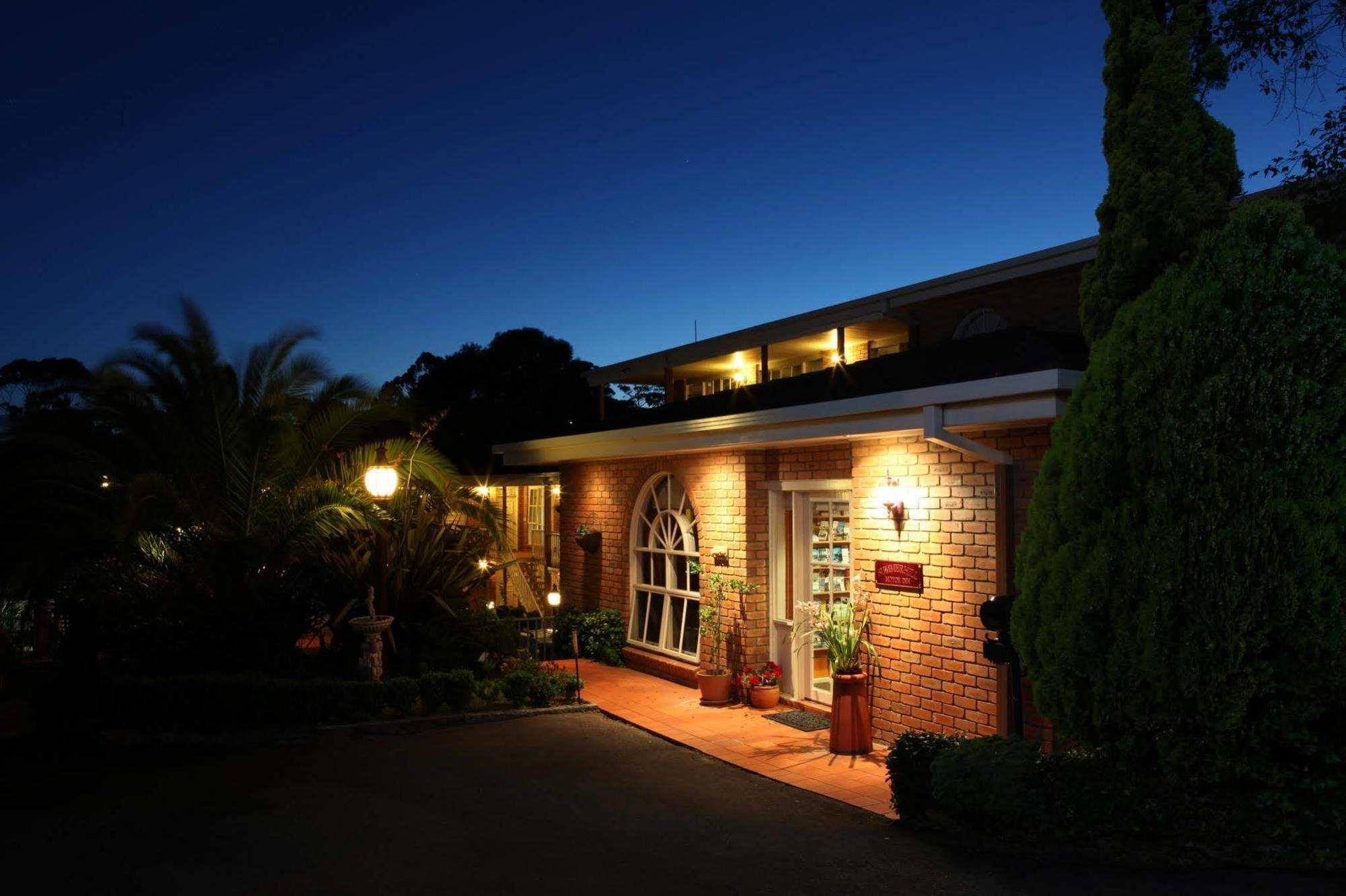 Summerhill Motor Inn (Adults Only) メリンブラ エクステリア 写真